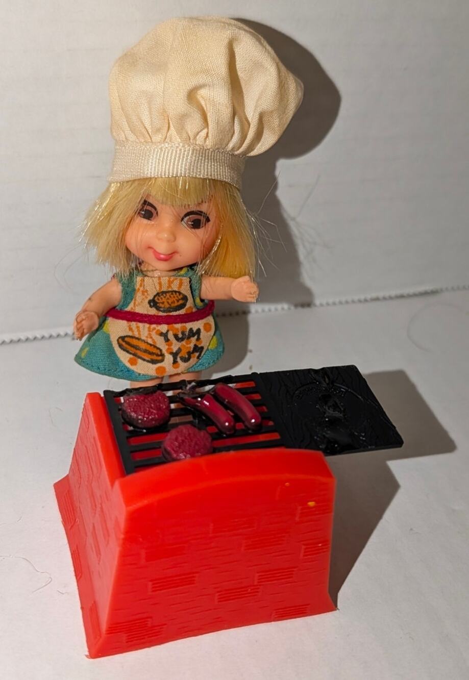 VTG 1965 Mattel Liddle Kiddles Sizzly Friddle Doll, Outfit Bakers Hat Grill